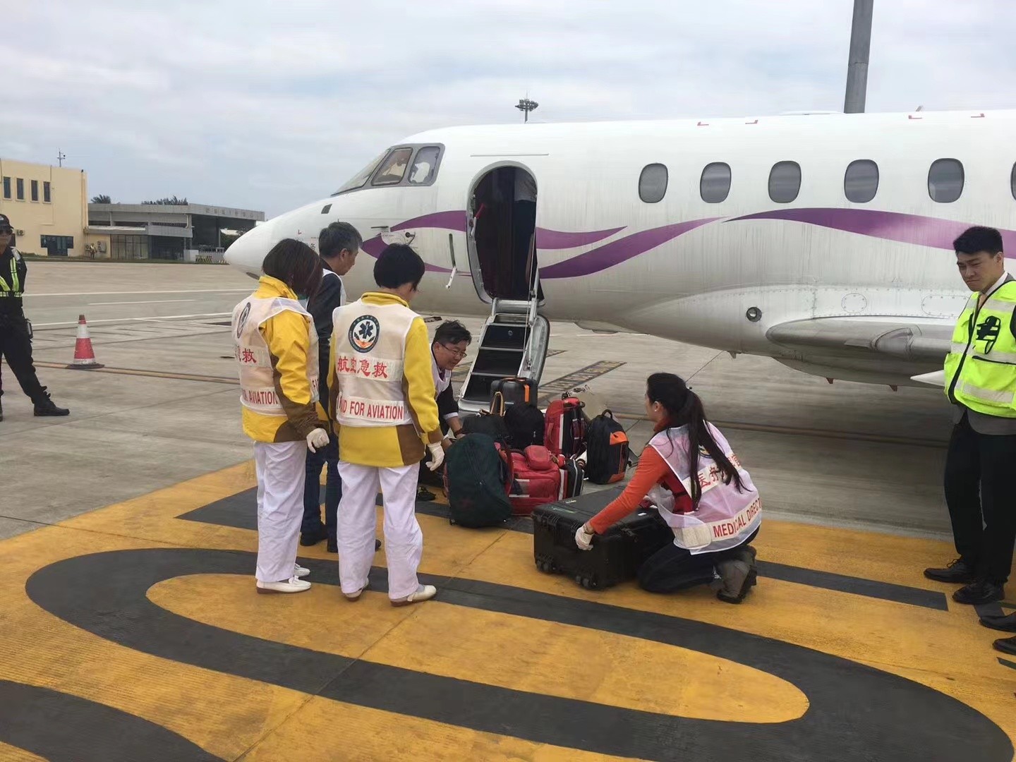 南充香港出入境救护车出租